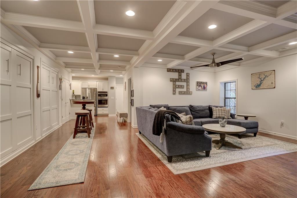 6117 Oak Hill Drive
