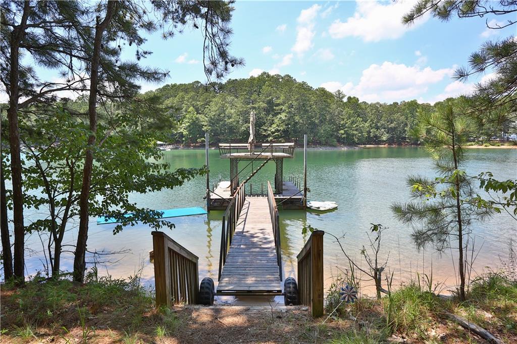 6117 Oak Hill Drive