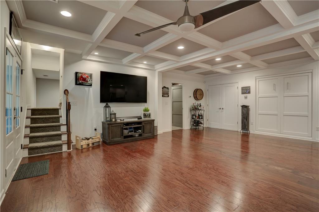 6117 Oak Hill Drive