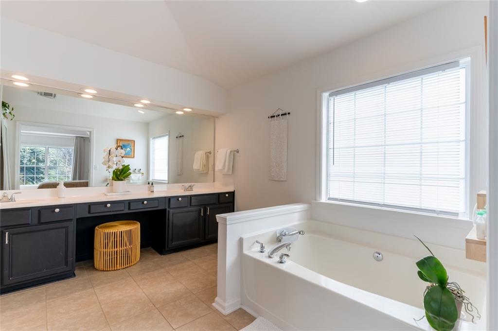 300 KINNER Circle