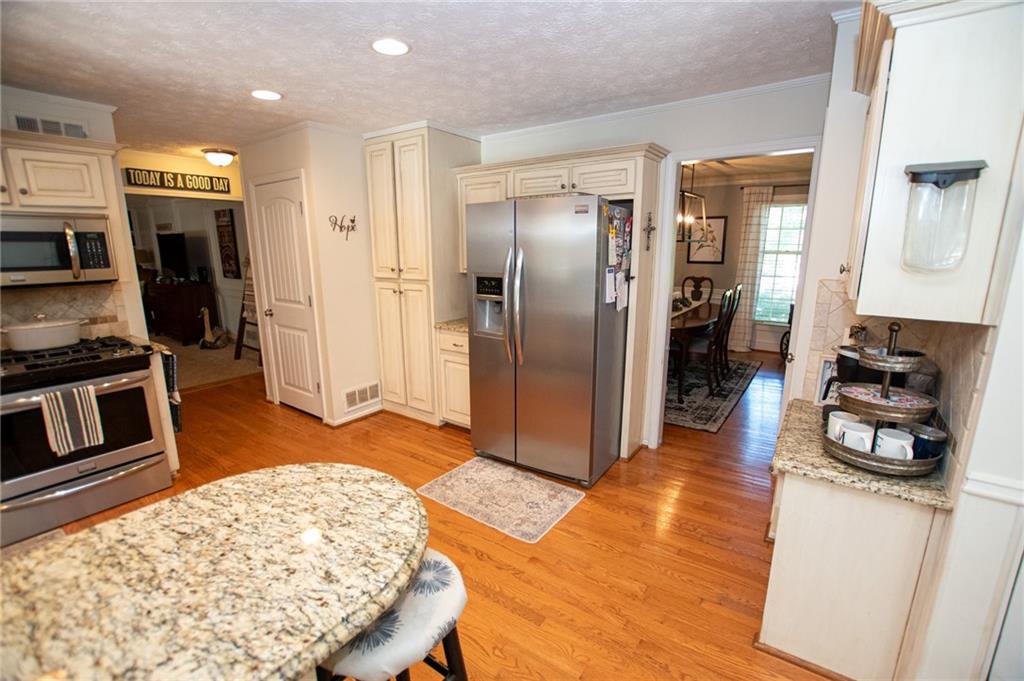 2316 Farm Bell Lane