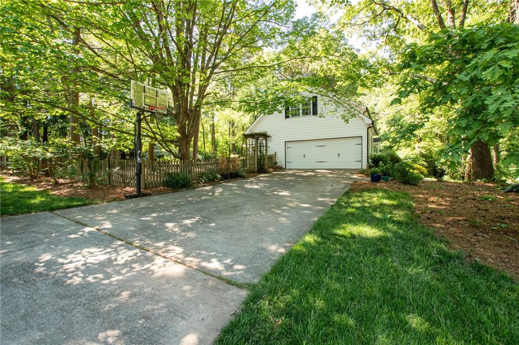 2316 Farm Bell Lane