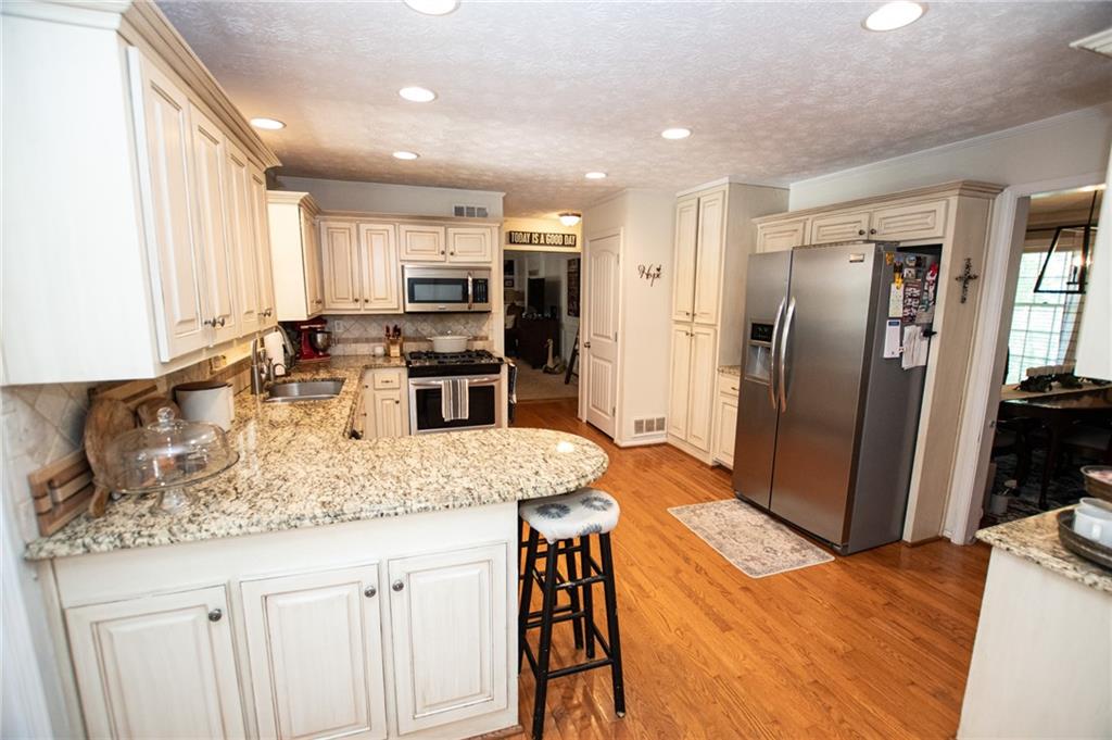 2316 Farm Bell Lane