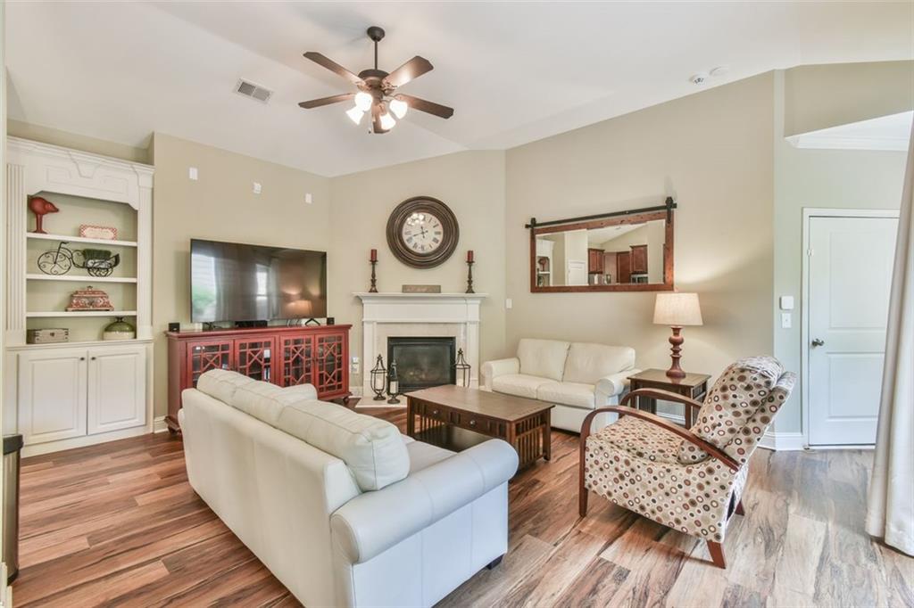 1393 SANDTOWN Green SW