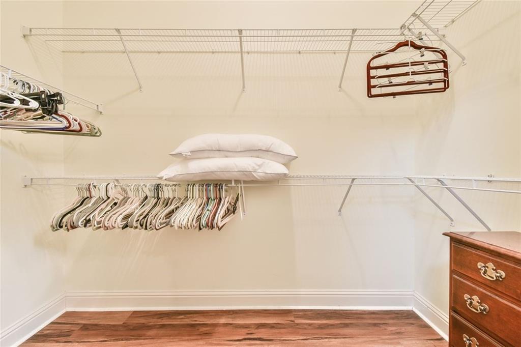 1393 SANDTOWN Green SW