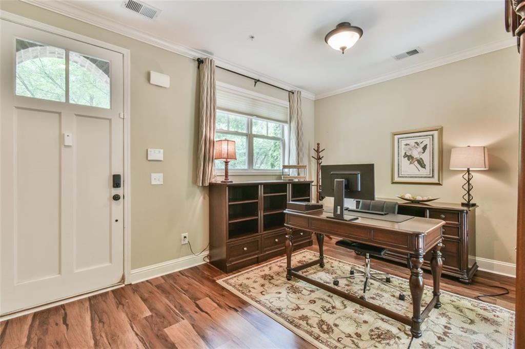 1393 SANDTOWN Green SW