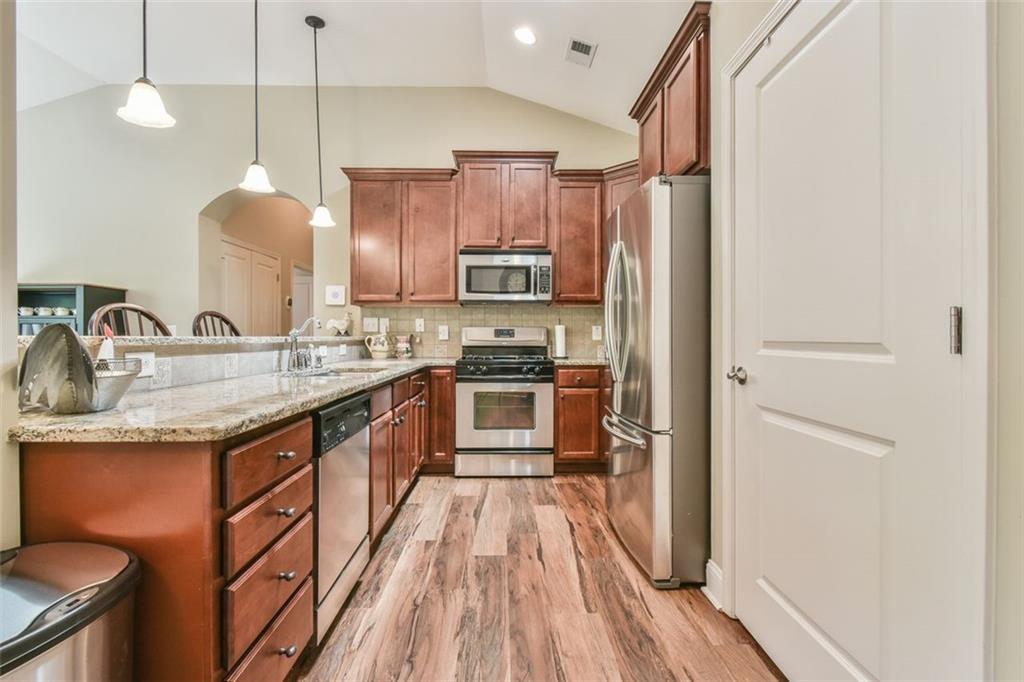 1393 SANDTOWN Green SW