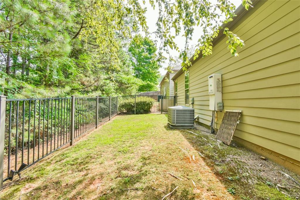 1393 SANDTOWN Green SW