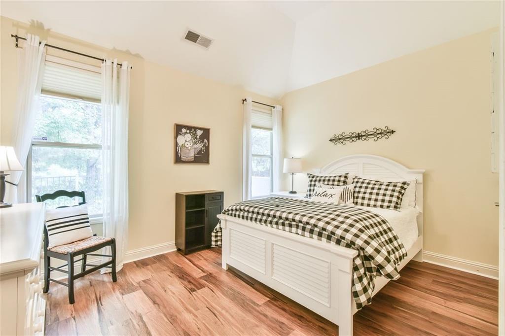 1393 SANDTOWN Green SW