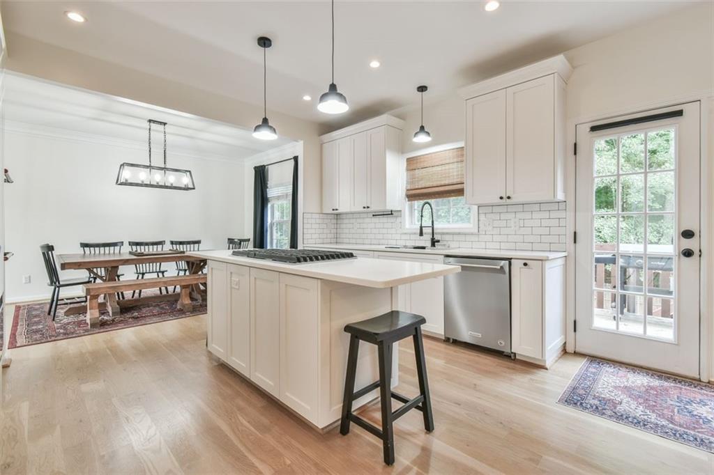 823 GLEN ABBEY Court