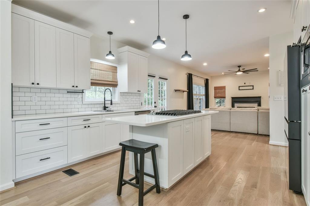 823 GLEN ABBEY Court