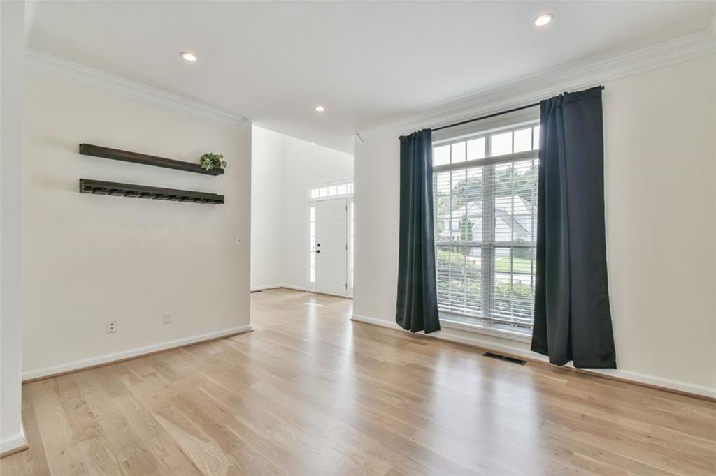 823 GLEN ABBEY Court