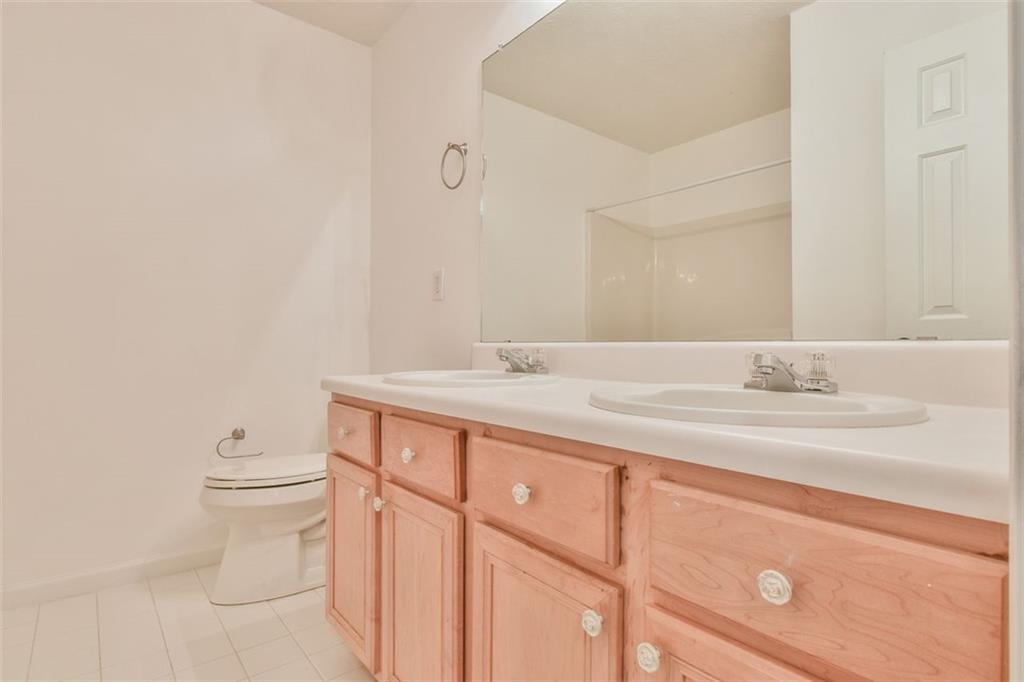 823 GLEN ABBEY Court