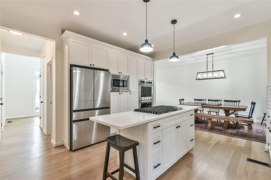 823 GLEN ABBEY Court