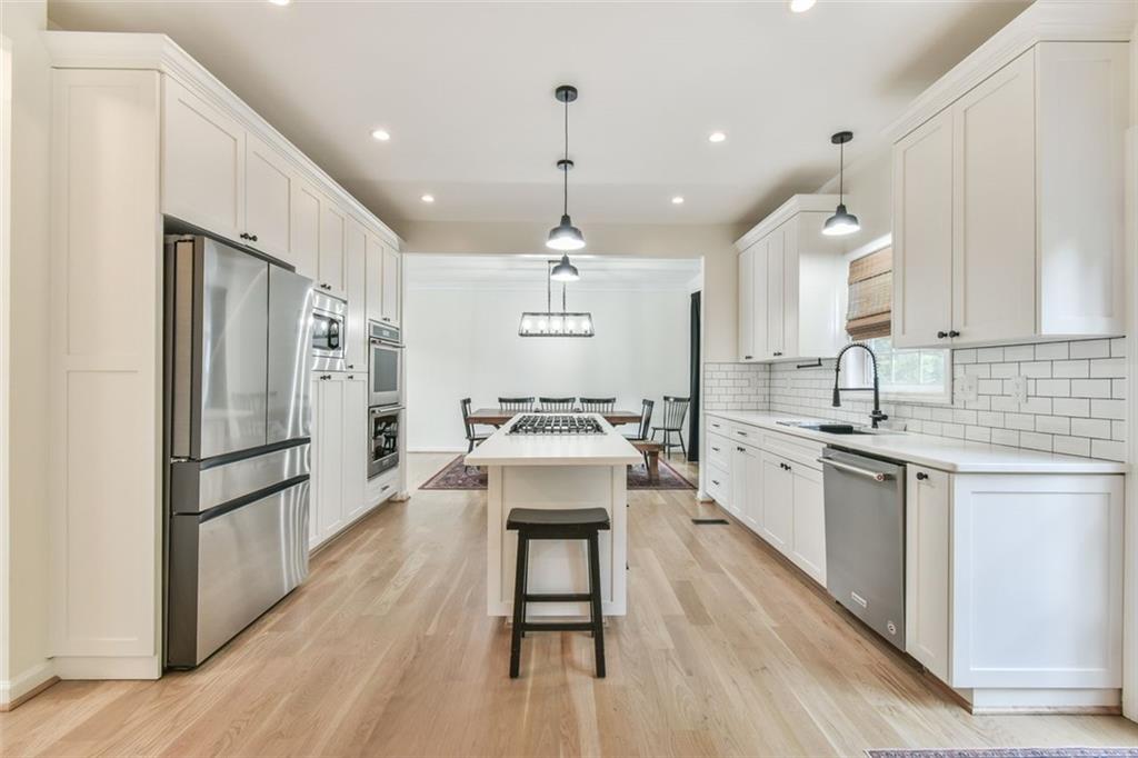 823 GLEN ABBEY Court