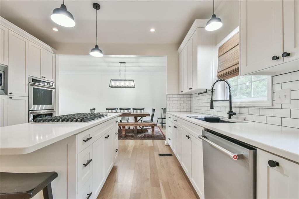 823 GLEN ABBEY Court