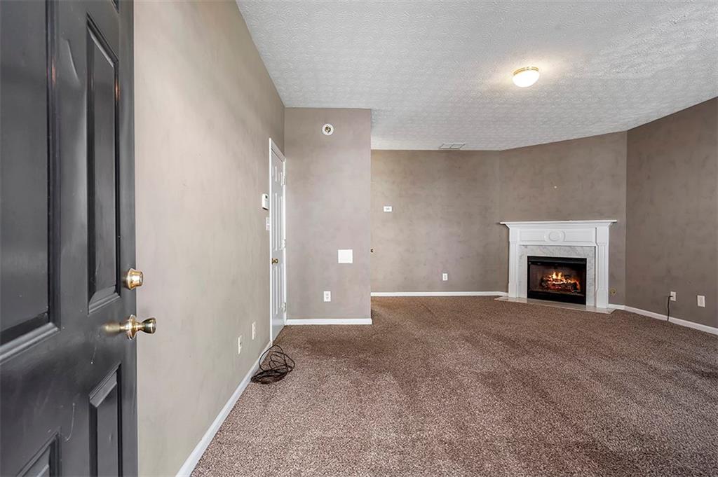 2912 GREYHAWK Lane