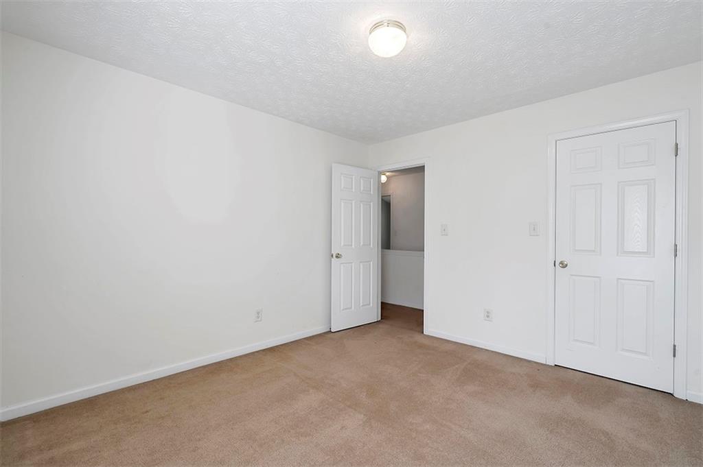 2912 GREYHAWK Lane