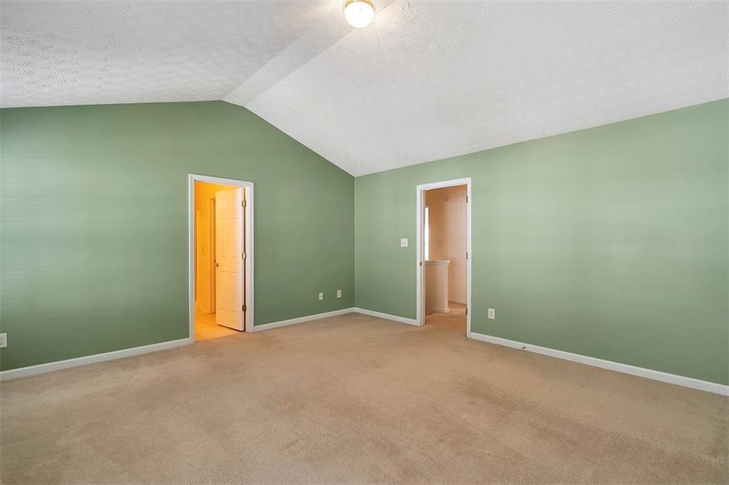 2912 GREYHAWK Lane
