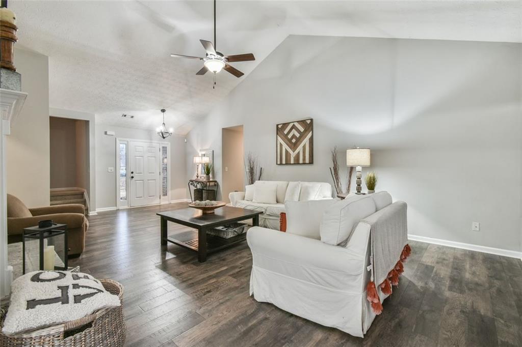 394 Grand Ashbury Lane