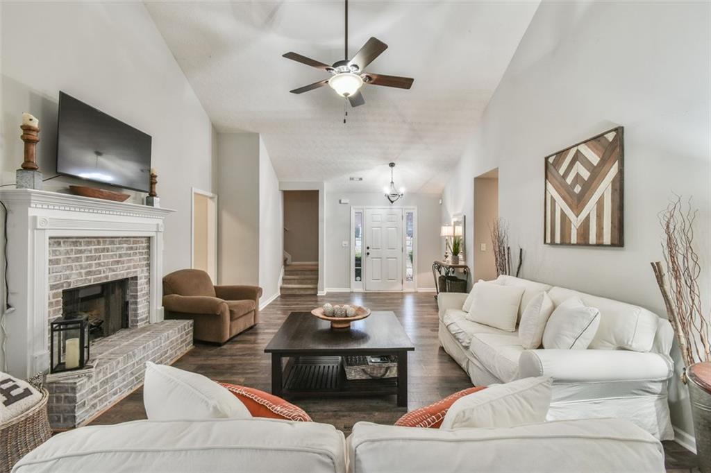 394 Grand Ashbury Lane