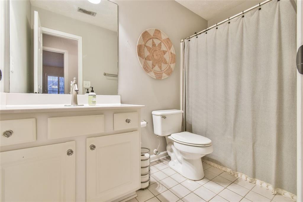 394 Grand Ashbury Lane