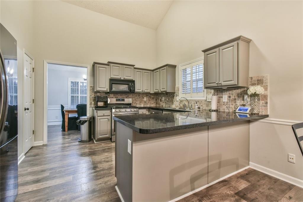 394 Grand Ashbury Lane