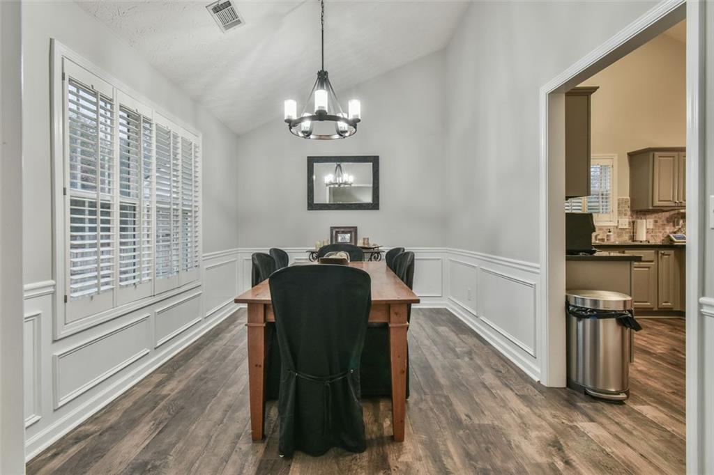 394 Grand Ashbury Lane