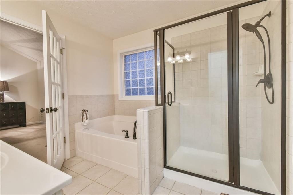 394 Grand Ashbury Lane