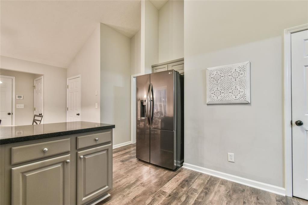 394 Grand Ashbury Lane
