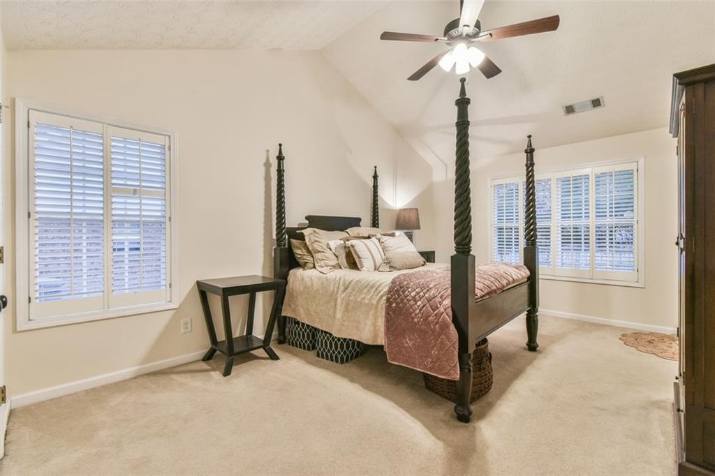 394 Grand Ashbury Lane