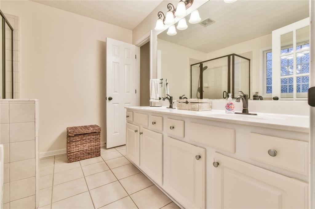 394 Grand Ashbury Lane