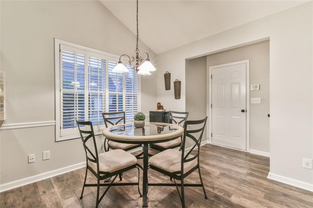 394 Grand Ashbury Lane