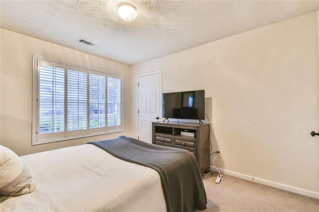 394 Grand Ashbury Lane