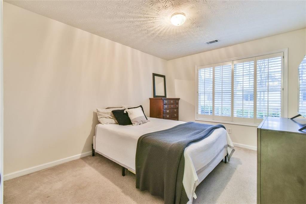 394 Grand Ashbury Lane