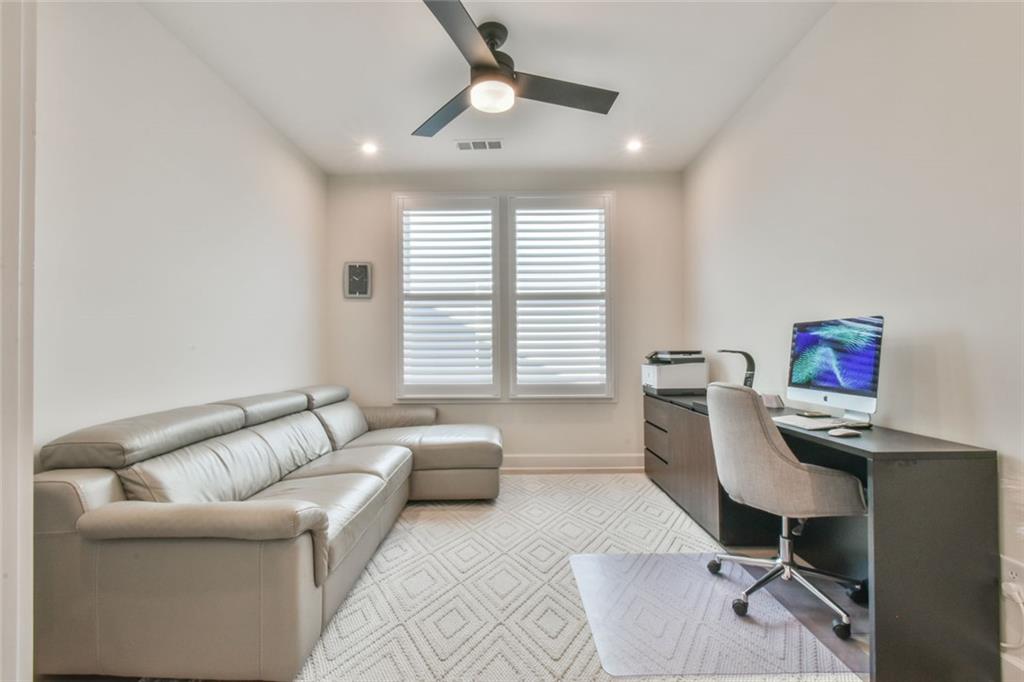 284 Pecks Court