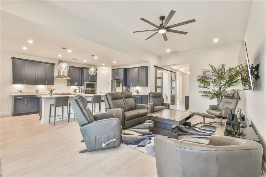 284 Pecks Court