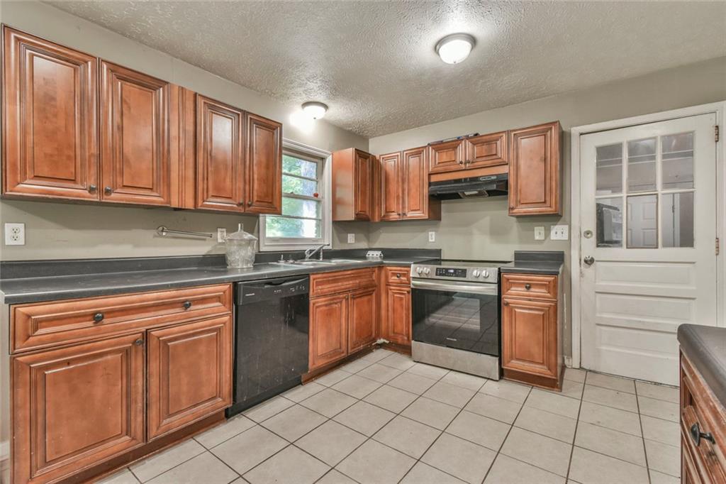 625 Long Circle NW