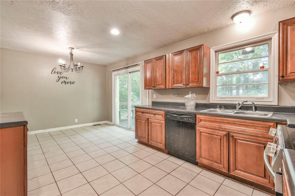 625 Long Circle NW