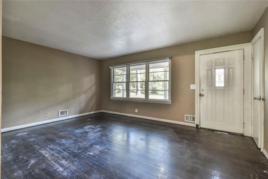 625 Long Circle NW