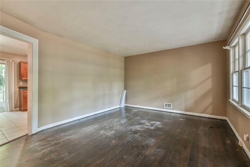 625 Long Circle NW