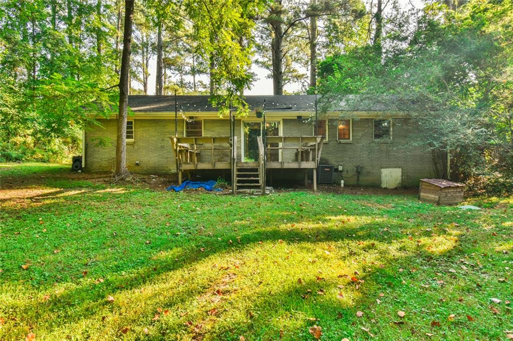 625 Long Circle NW