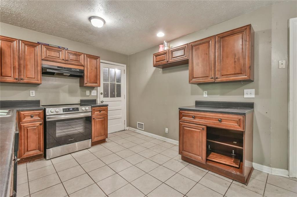 625 Long Circle NW