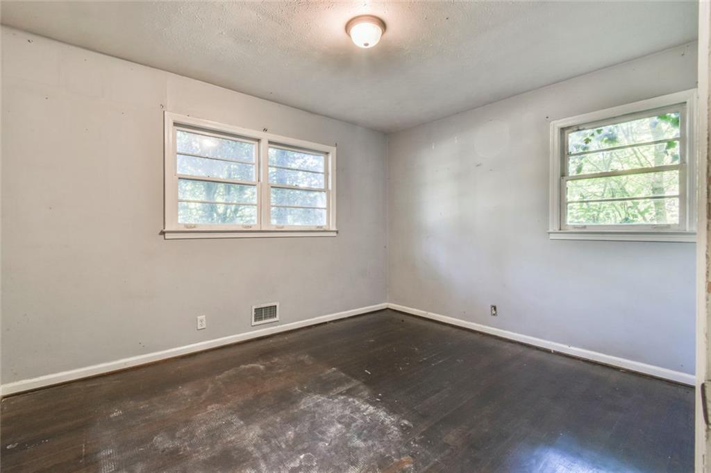 625 Long Circle NW