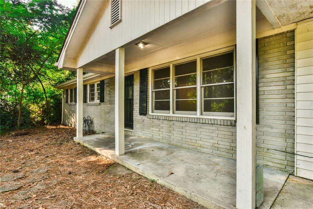 625 Long Circle NW