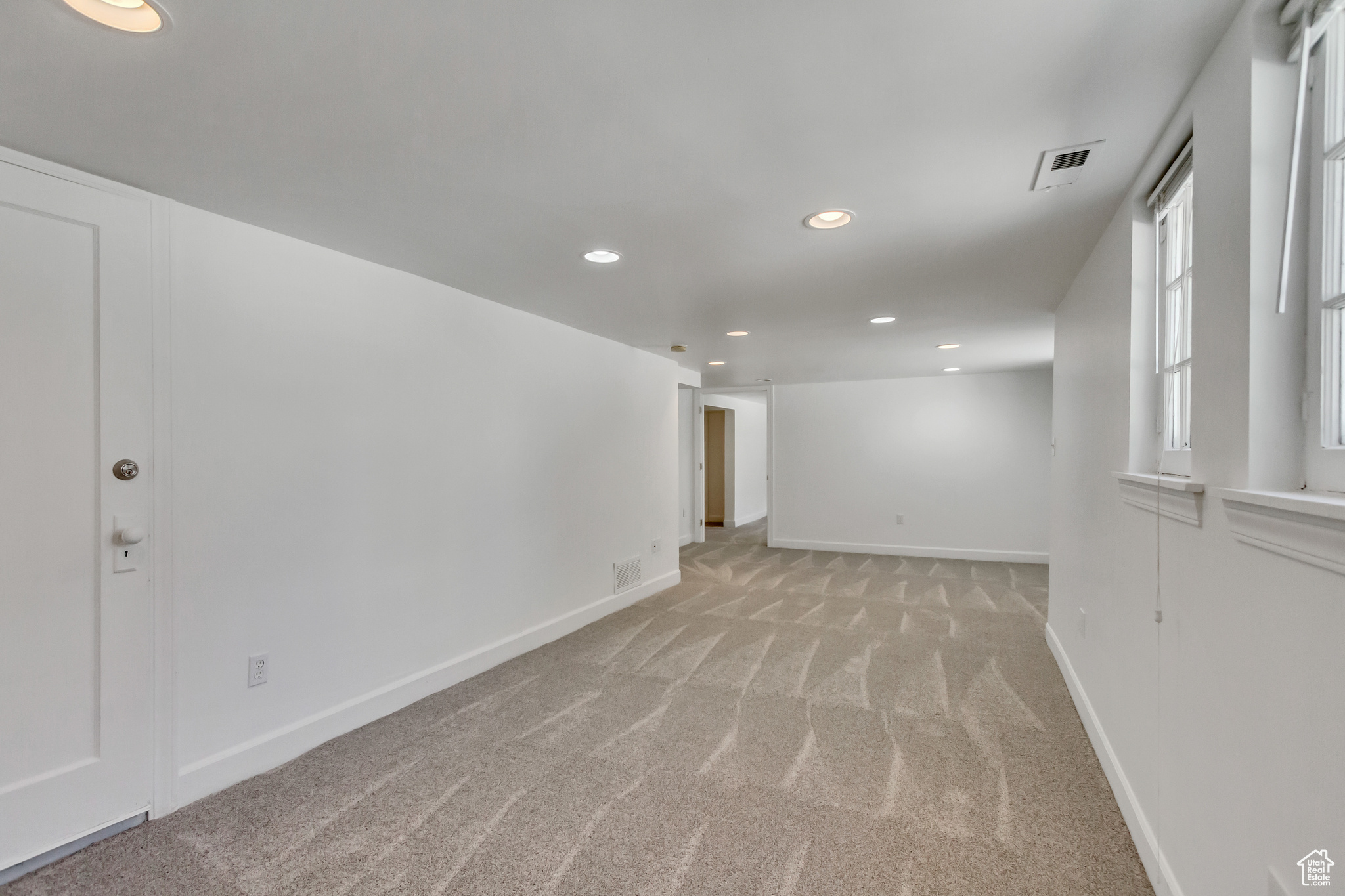 1159 E HERBERT AVE