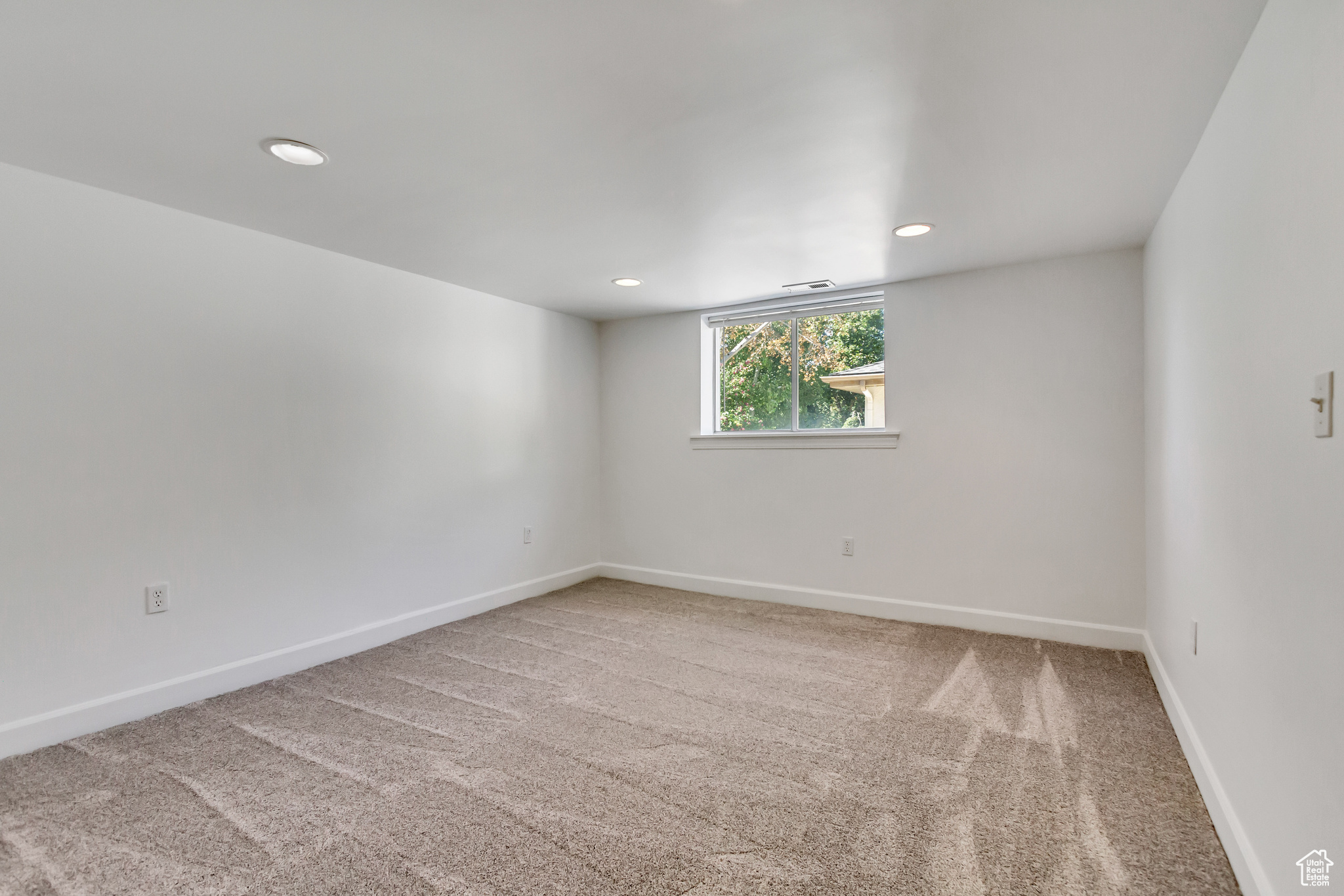 1159 E HERBERT AVE