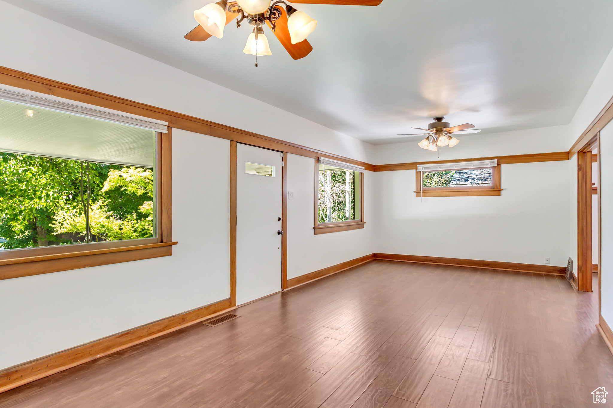 1159 E HERBERT AVE