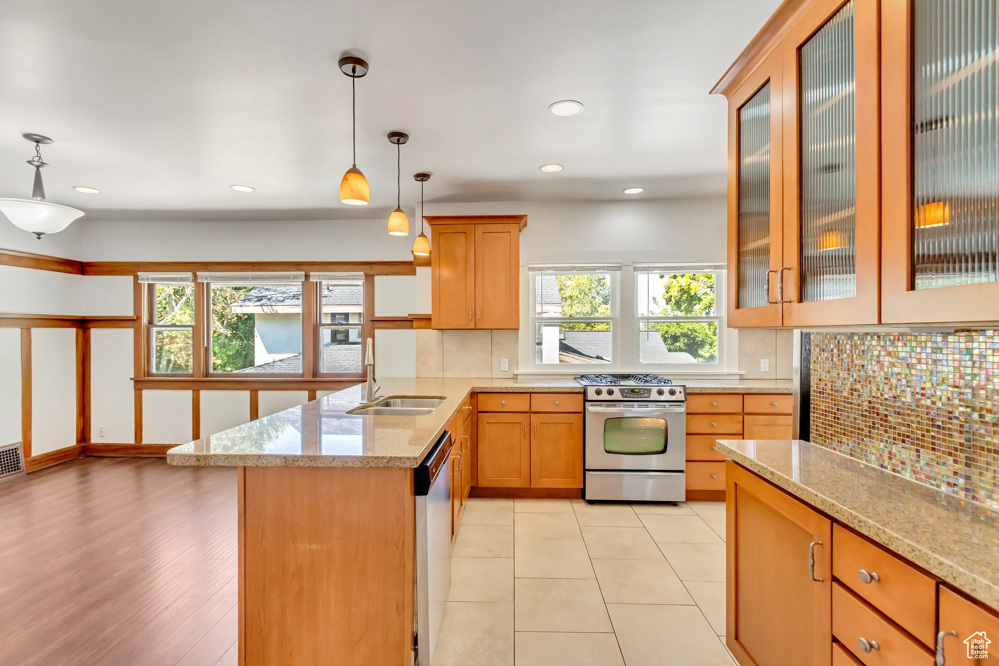 1159 E HERBERT AVE