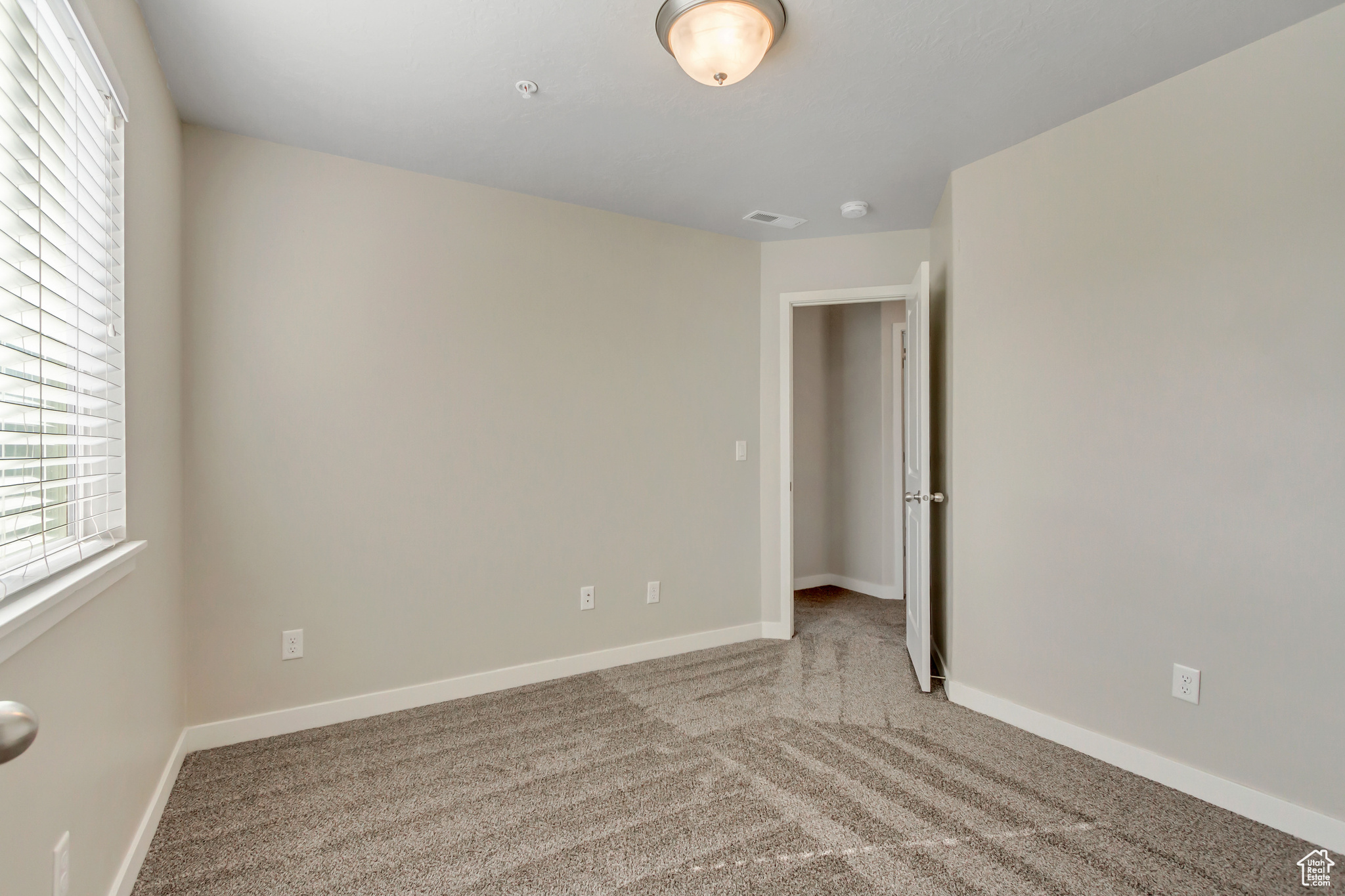 5374 W ROYAL ARCHES PL